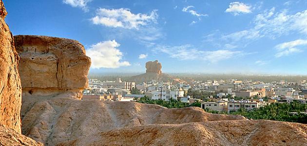 كم تبعد الأحساء عن الرياض