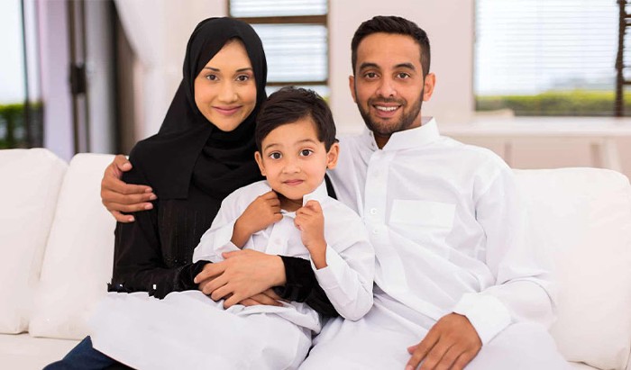 المهن المسموح لها بالاستقدام في السعودية وما شروط استقدام الزوجة والأبناء؟