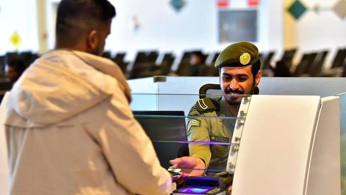 الجوازت السعودية توضح: هل يمكن سفر الطفل بالهوية الوطنية إلى دول الخليج؟